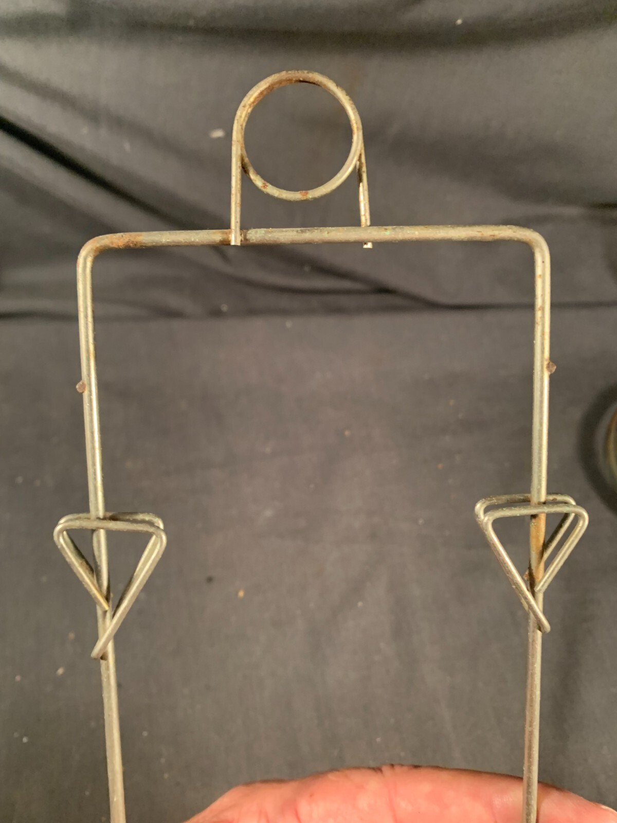 Vintage Metal Clip Wire Countertop Display Rack Store Display 6.5″ by 11.5″