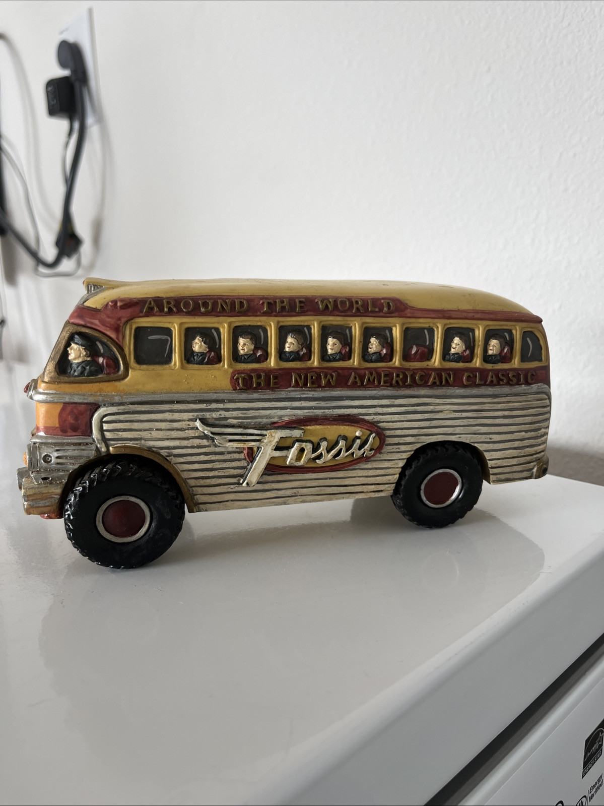 FOSSIL Watch Around The World American Classic Yellow Bus Vehicle Watch Display