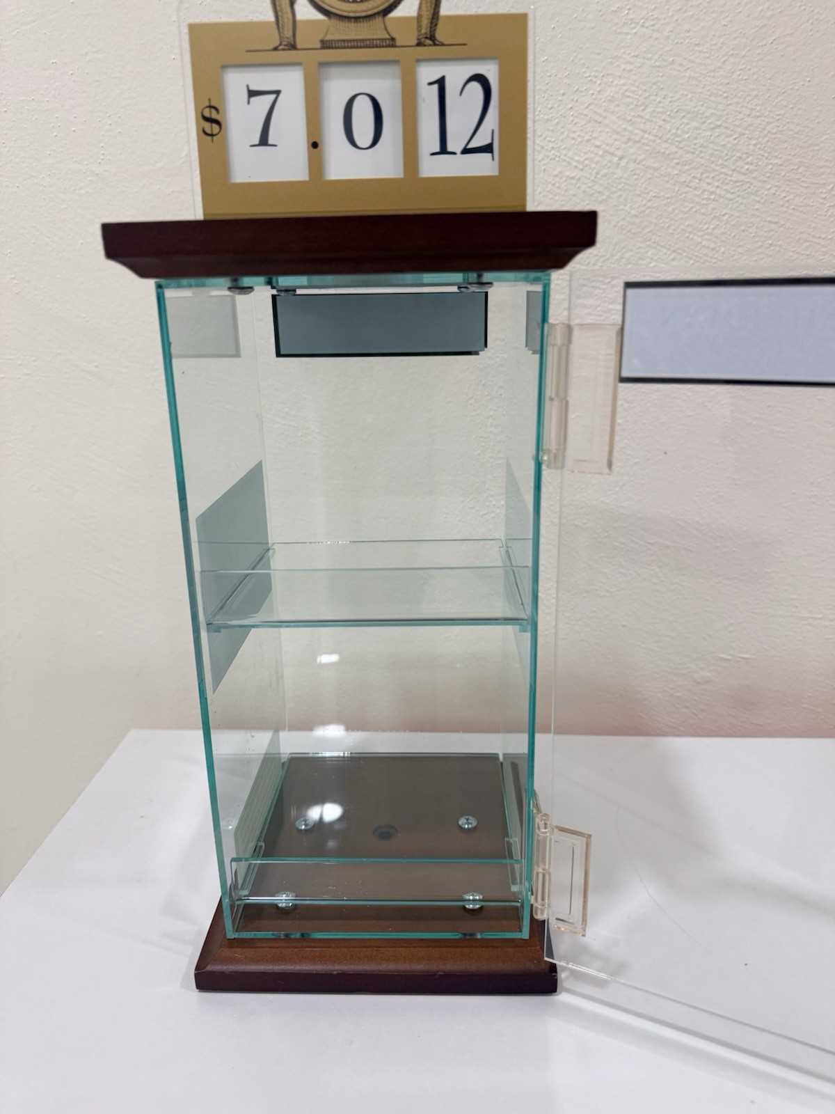 Vintage Nat Sherman Luxury Cigarettes Acrylic Counter Display Case Wood Base
