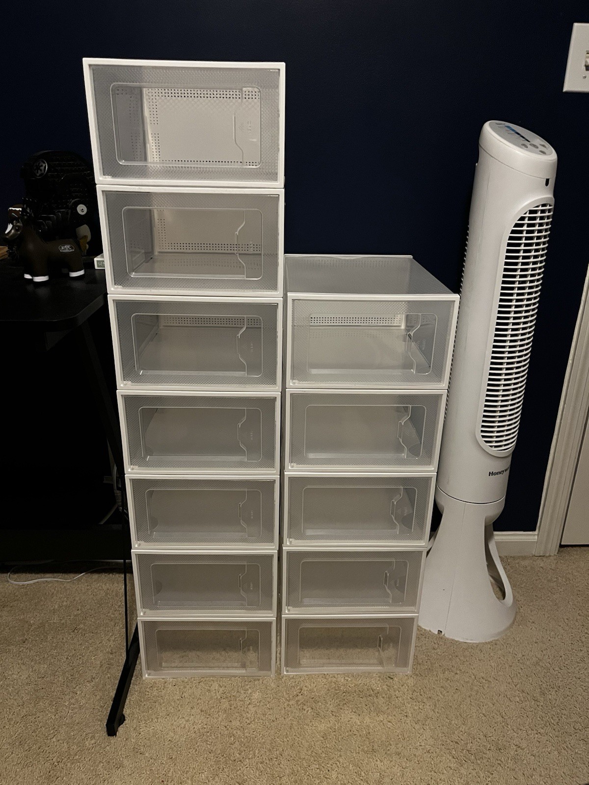 Moveable Shoes Display Holder Clear Shoes Display Stand 12 Count