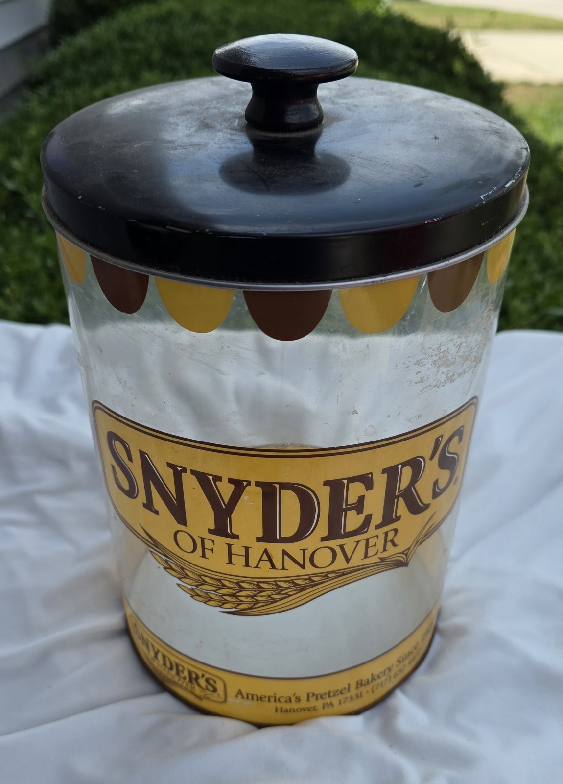 Vintage Snyder’s of Hanover Pretzel Store Display Counter Jar Canister Metal Lid