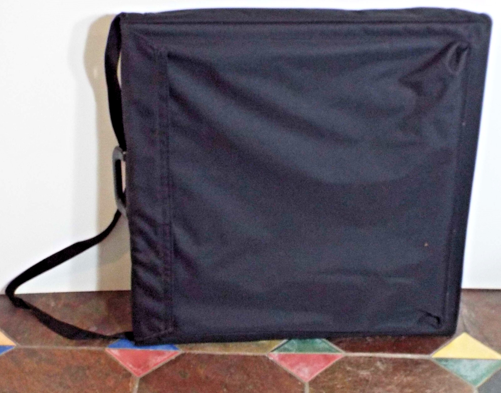 Armstrong Five Panel Tabletop Sales Display – Adjustable 24″ h x 72″w – Nice