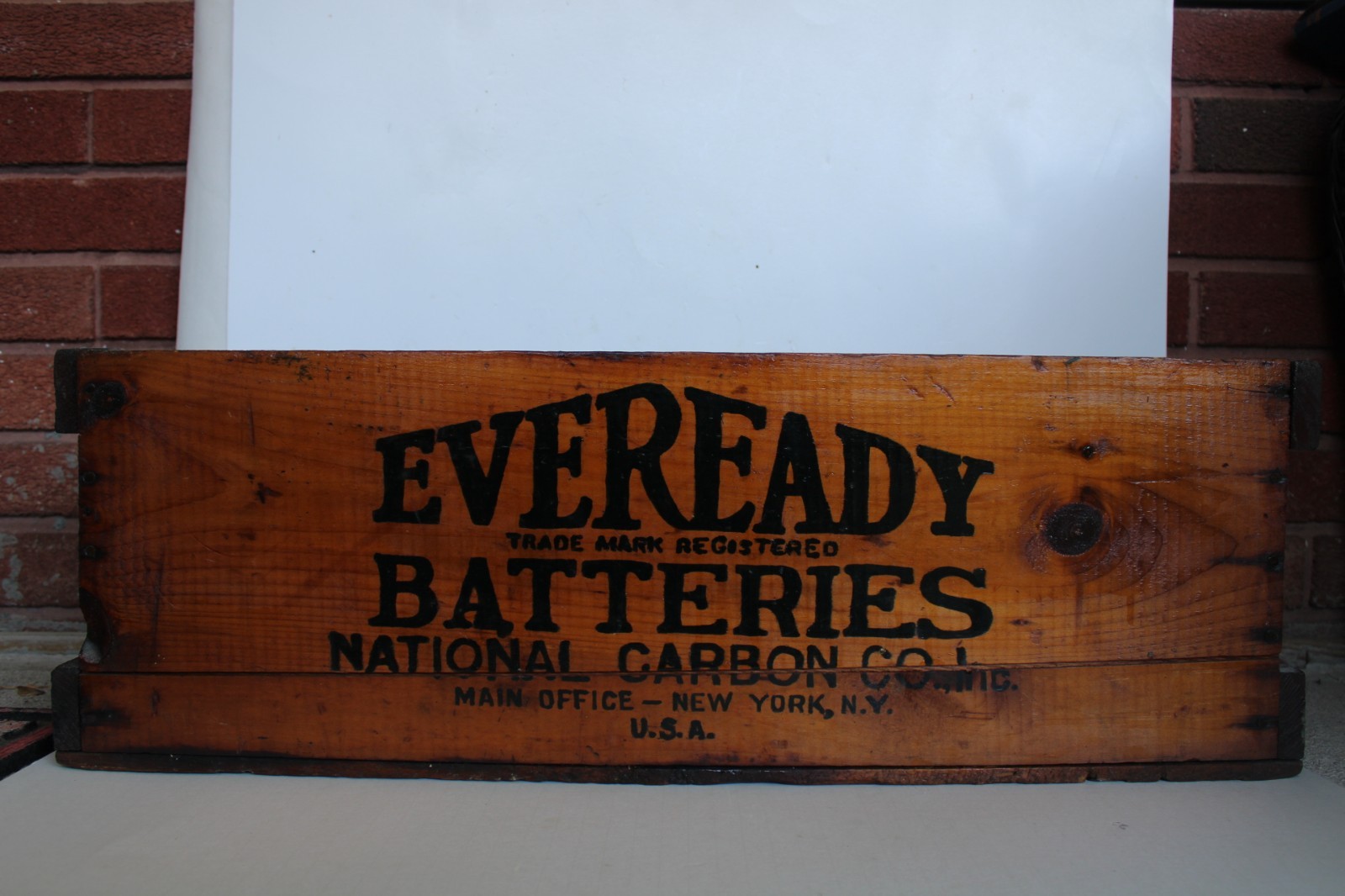 Antique 1920’s EVEREADY Batteries Large Wood Advertising Crate (27″)