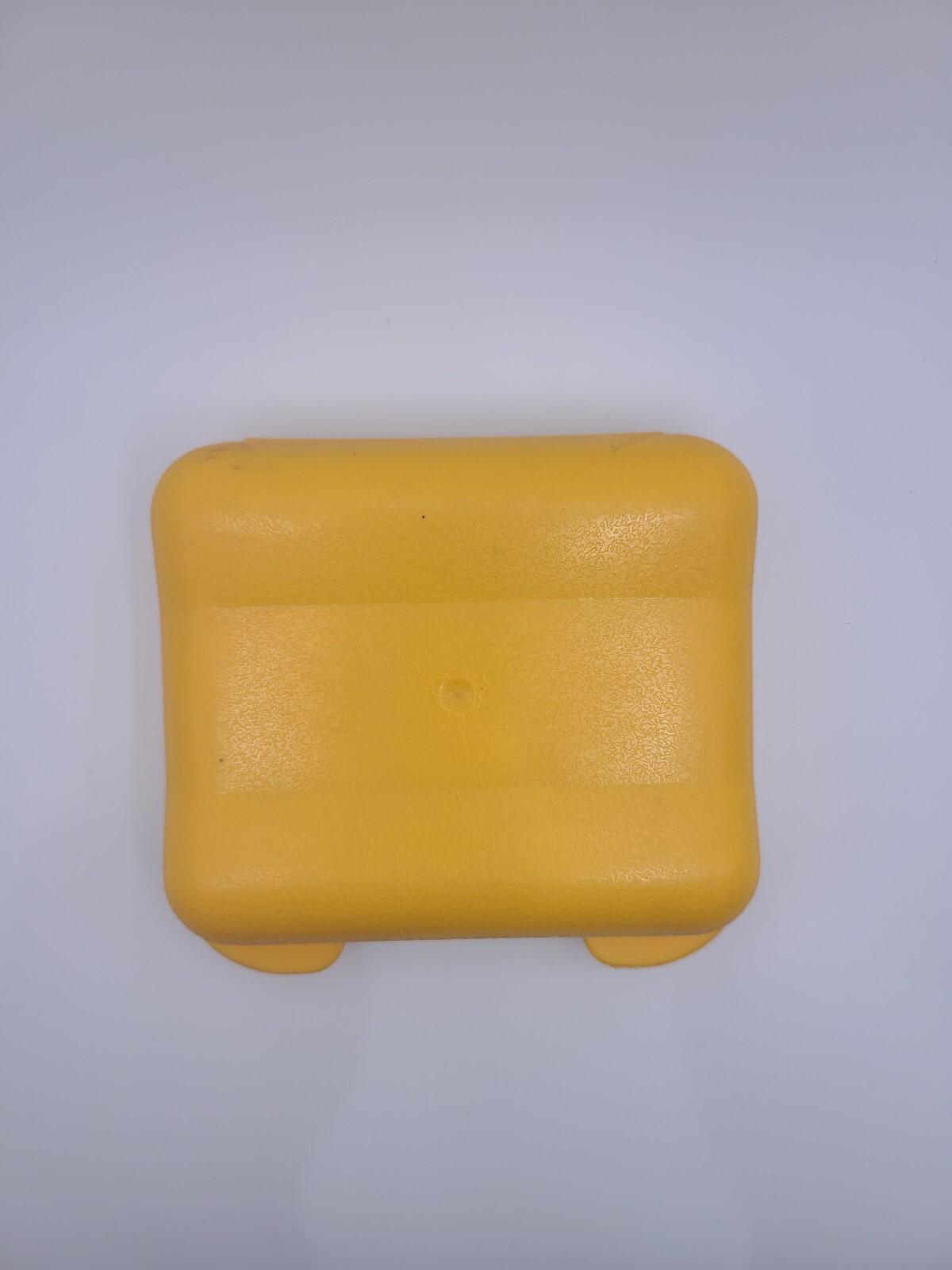 Kodak 35mm Film Yellow Plastic Storage Container Case Camera CP 135-24