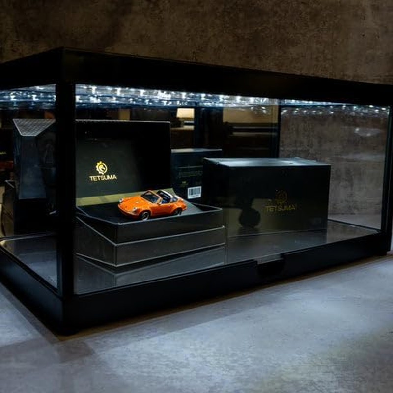 White Collectible Display Show Case Illumicase+ with LED Lights and Mirror Base