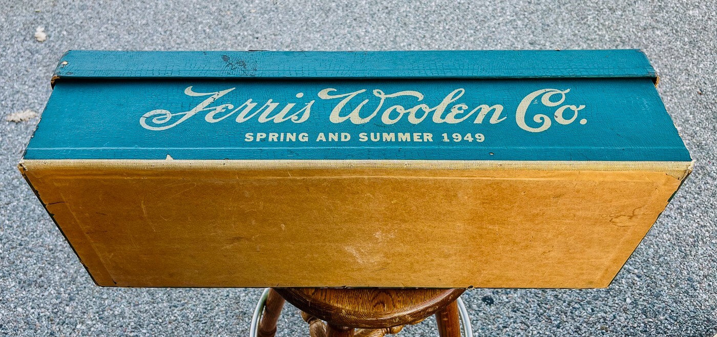 Rare Collectible Vintage 1949 Fabric Advertising Box Ferris Woolen Co. 27½”