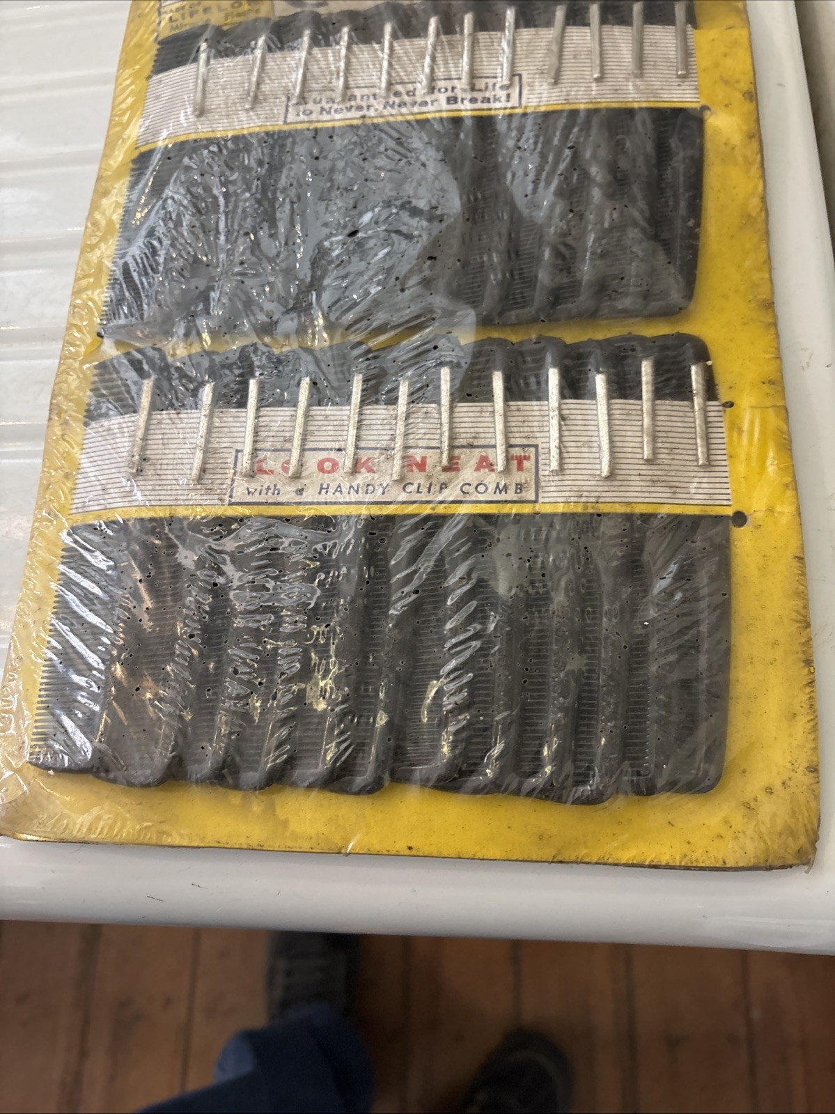 Vintage Hercules Pocket Combs Display 2 Cards With 48 Combs NOS Read Descriptio