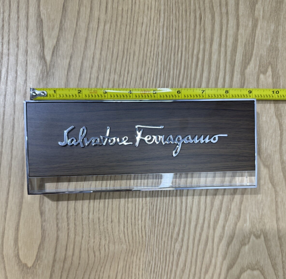 Ferragamo Display OFFICIAL DEALER LOGO PLAQUE IN BROWN PLEXIGLASS GLASS⭐️