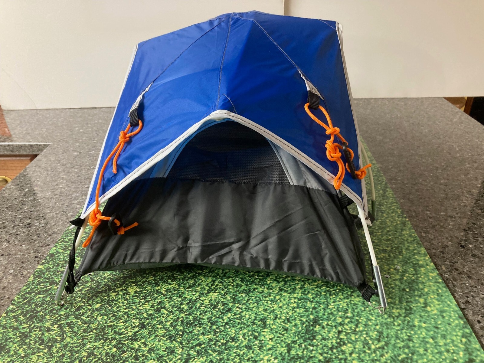 Field and Stream Tent – Store Display Salesman Sample “New” Never Displayed