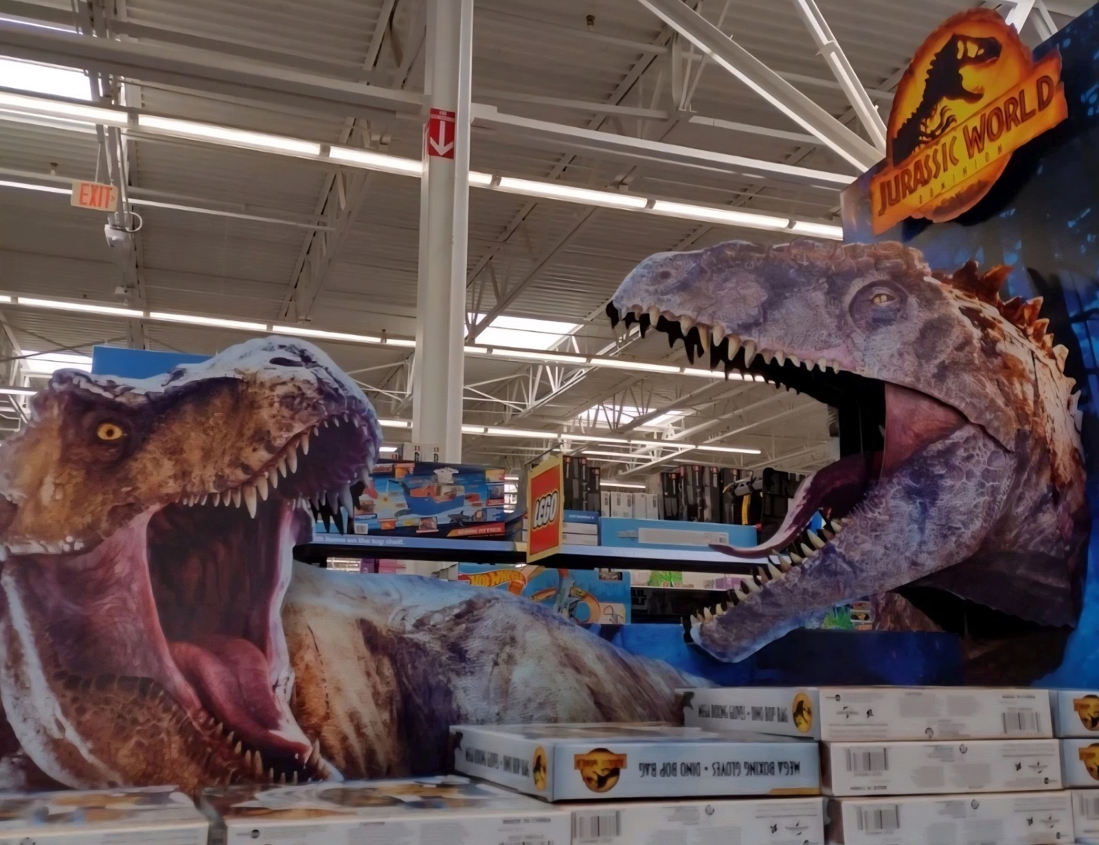 Jurassic World Dominion Walmart End cap Store Display HUGE RARE Complete