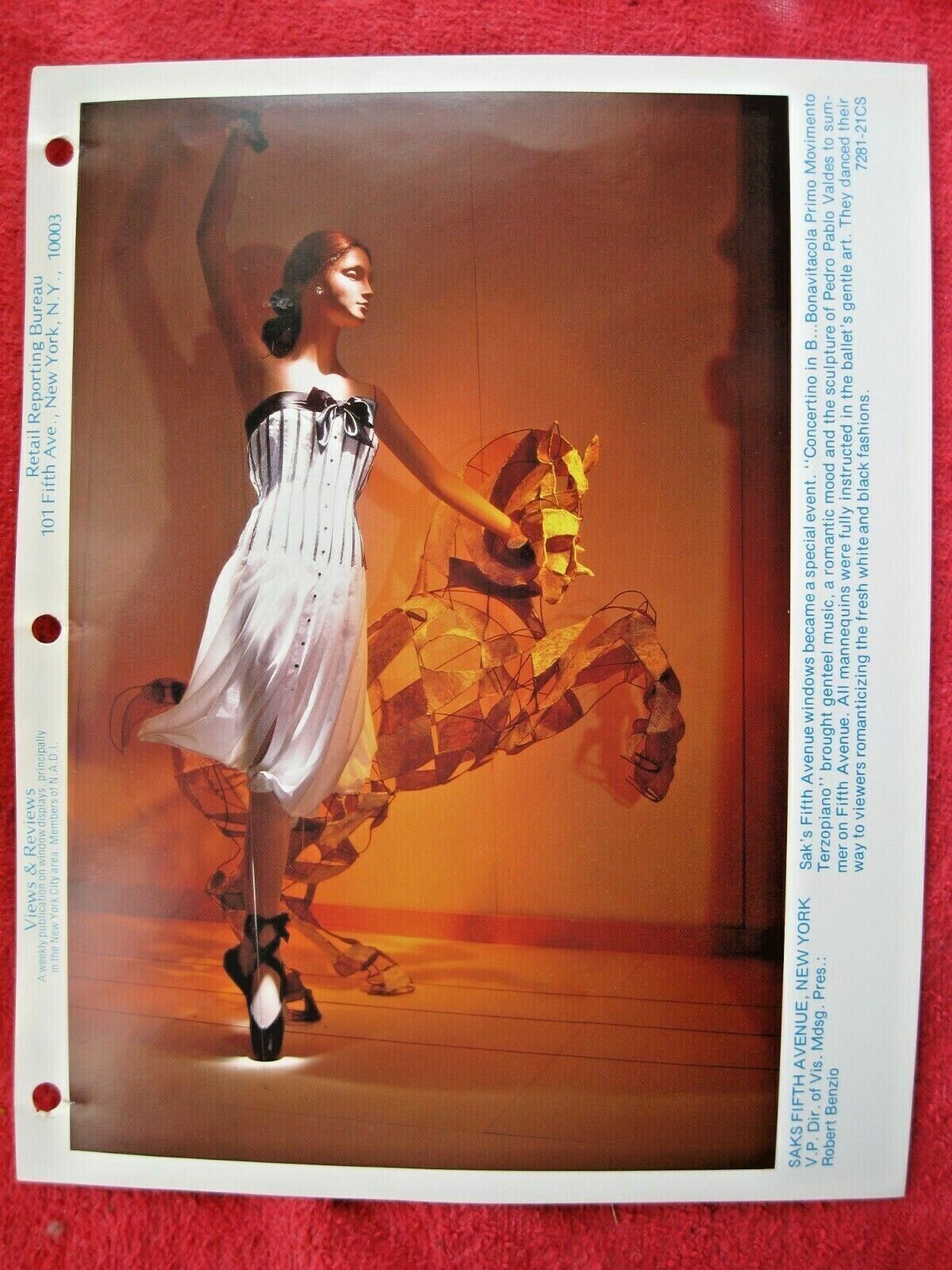 1981 SAKS STORE WINDOW DISPLAY CONCERTINO IN B PHOTOGRAPH PRINT #110