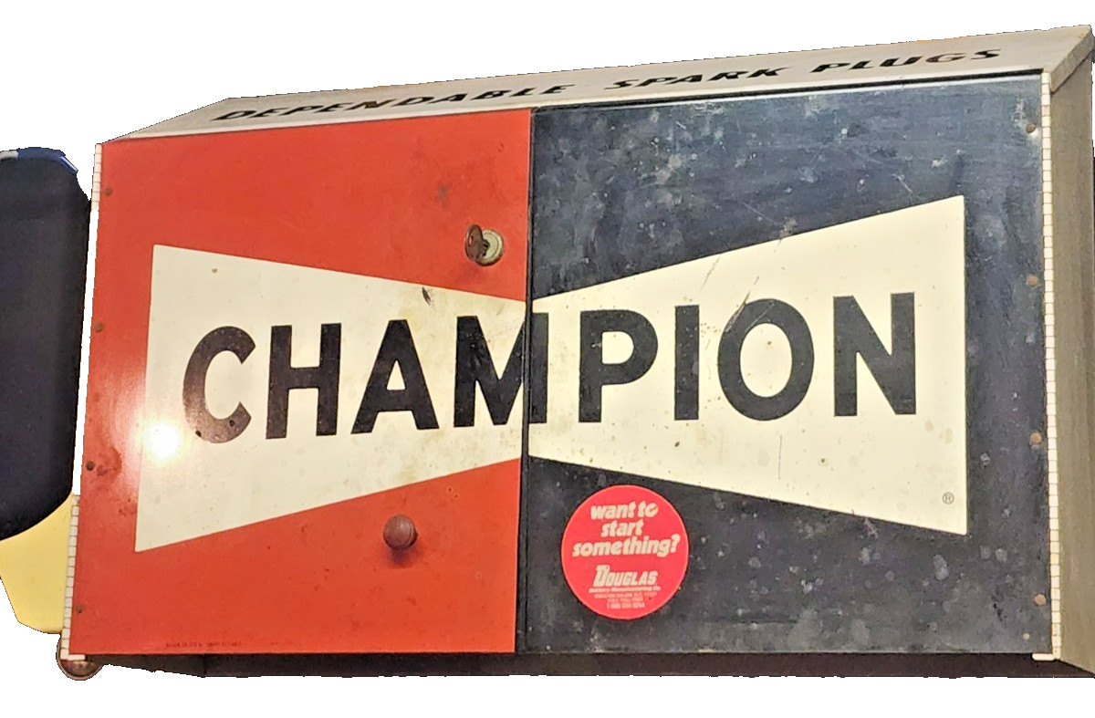 Vintage ~Champion Spark Plugs Service Station Metal Cabinet Gas Oil w/key & Lock