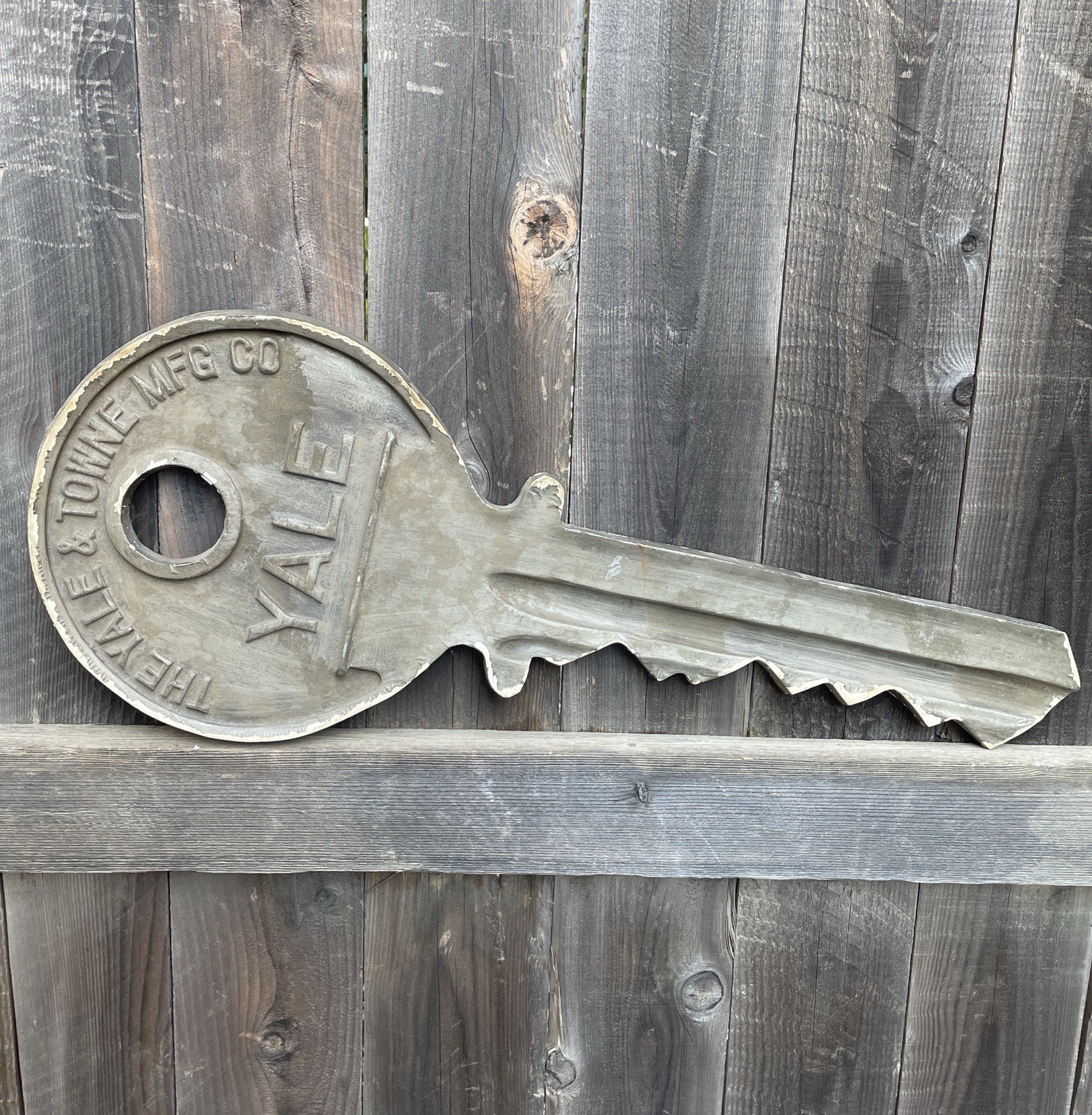 Vintage 1940’s Yale & Towne MFG CO Keys Large Hardware Store Advertising Sign