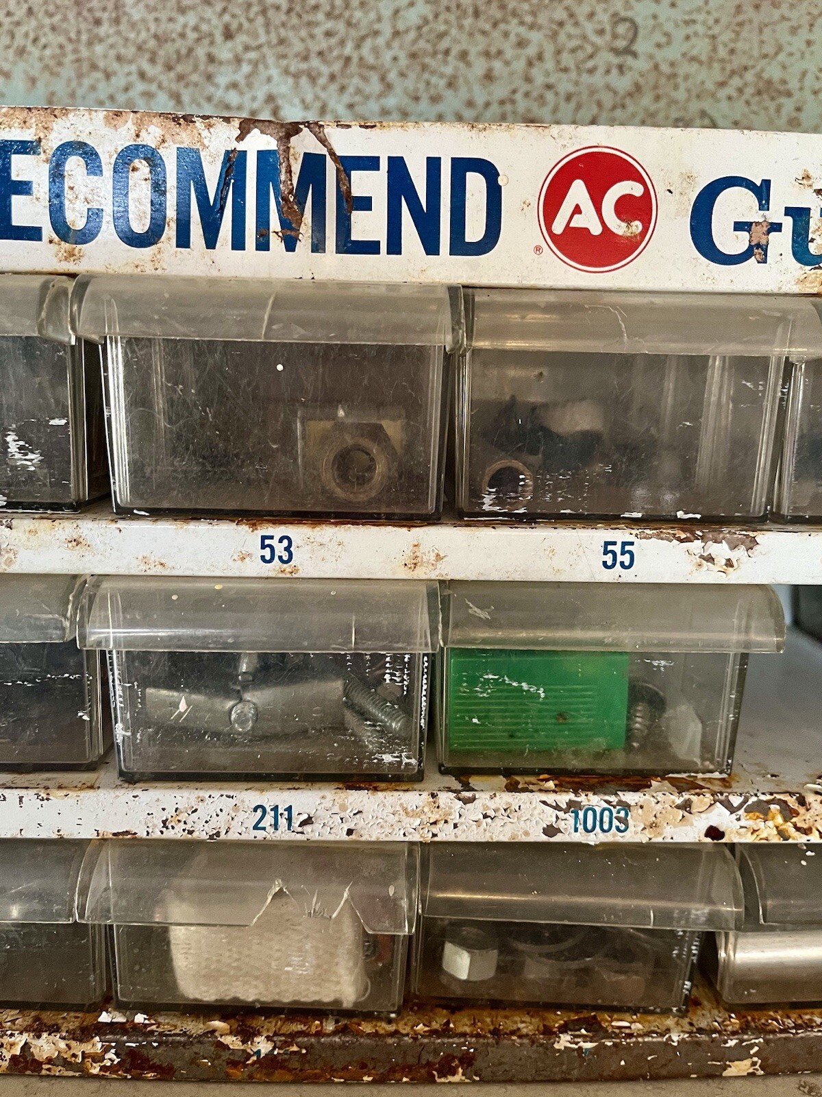 AC DELCO GUIDE Miniature Headlight Bulb Metal Storage Cabinet w/ 18 Slot Drawers
