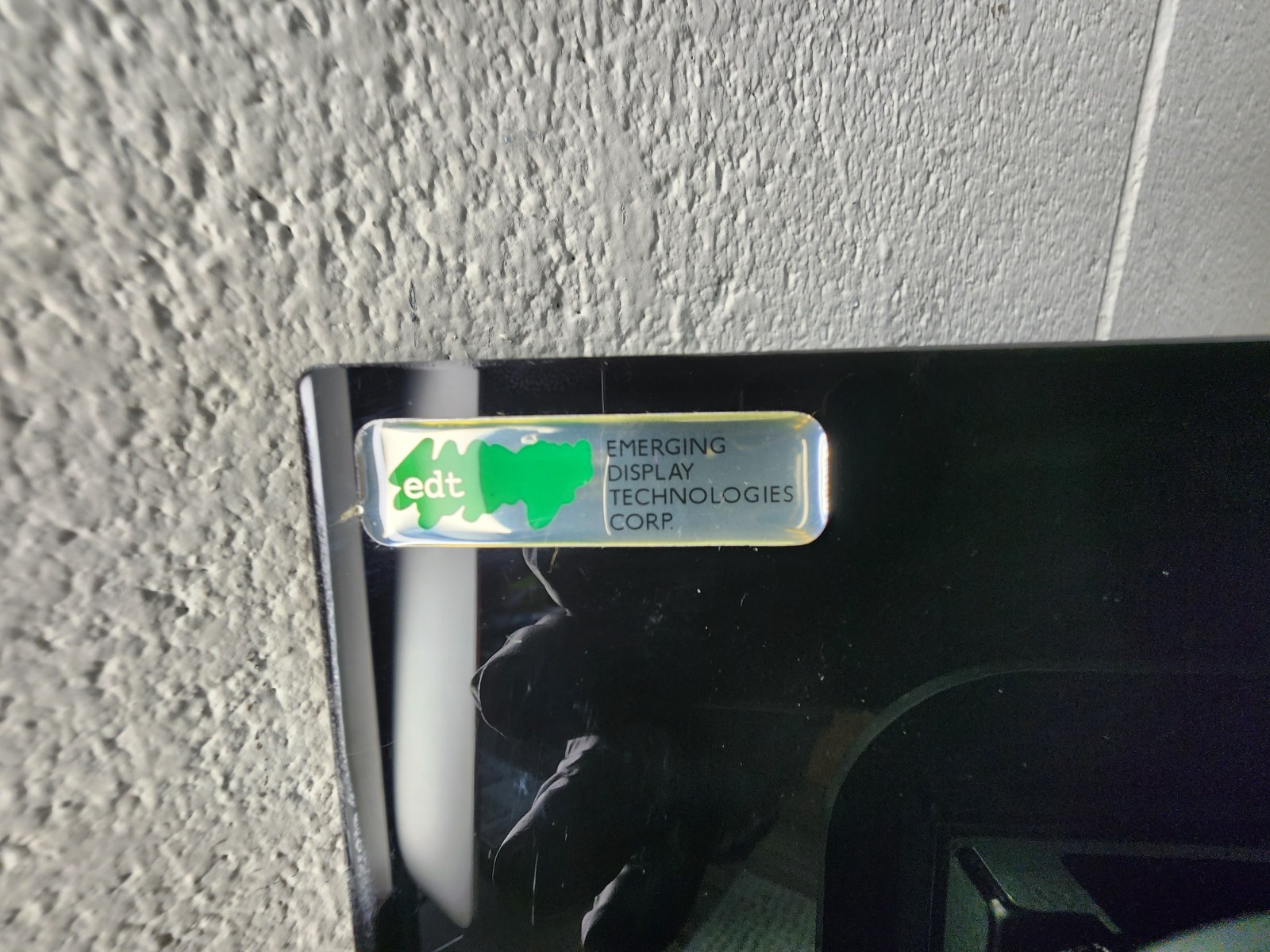 EDT Emerging Display Tech Corp Sample Display Solution 18.5 inch