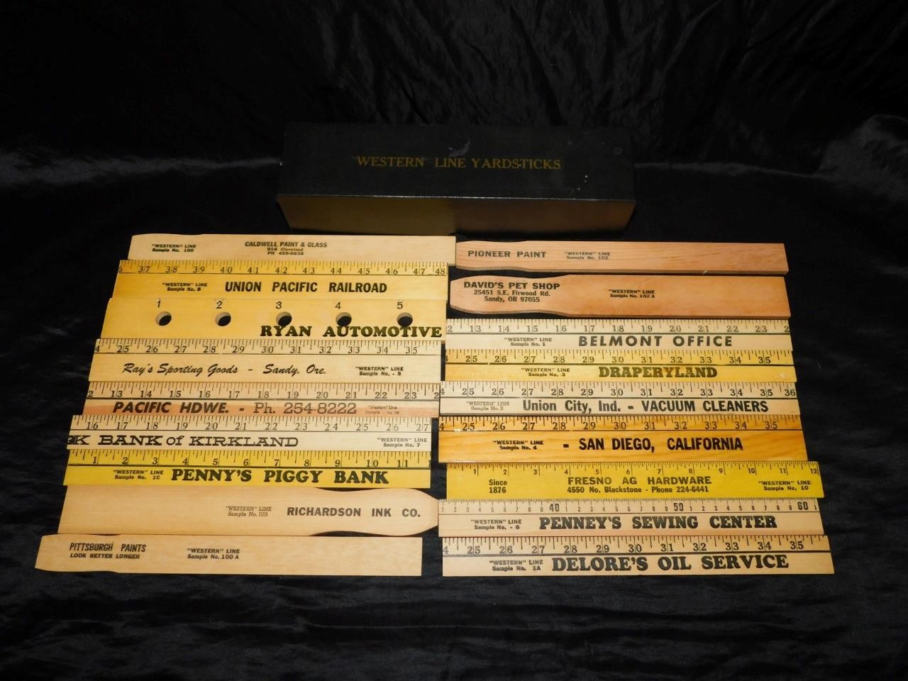 Western Line Yardsticks Salesman Sample Box Lot 18 Mini Rulers Union Pacific RR