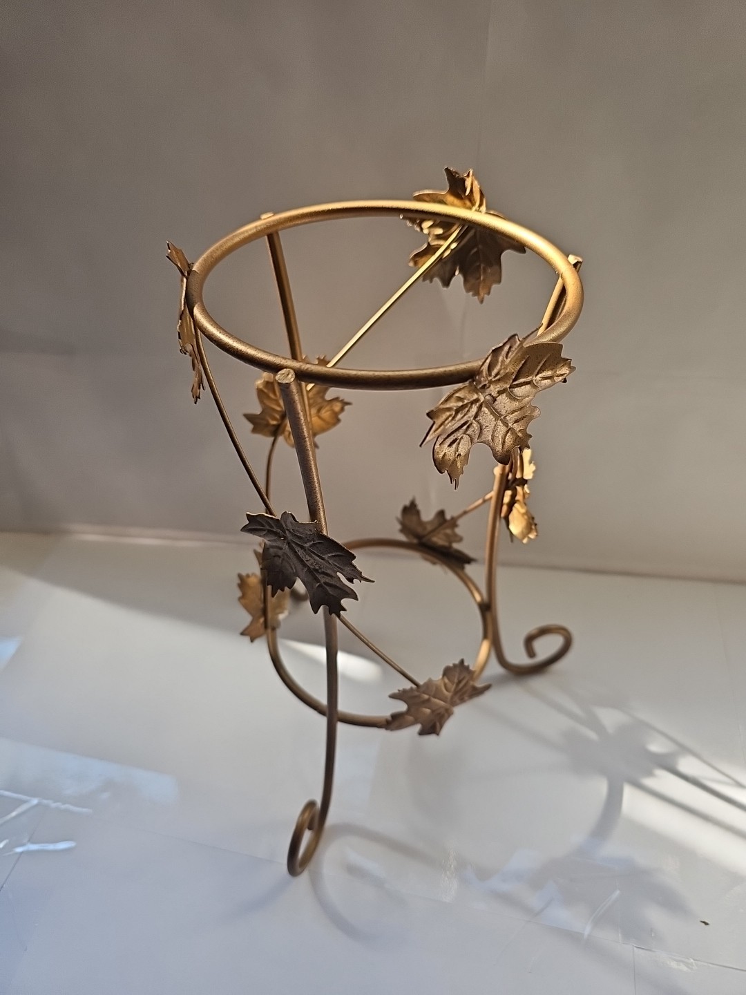 Display Stand Gold Metal Ivy Leaf 10″ Tall For Sphere Crystal Ball Orb Plant Pot