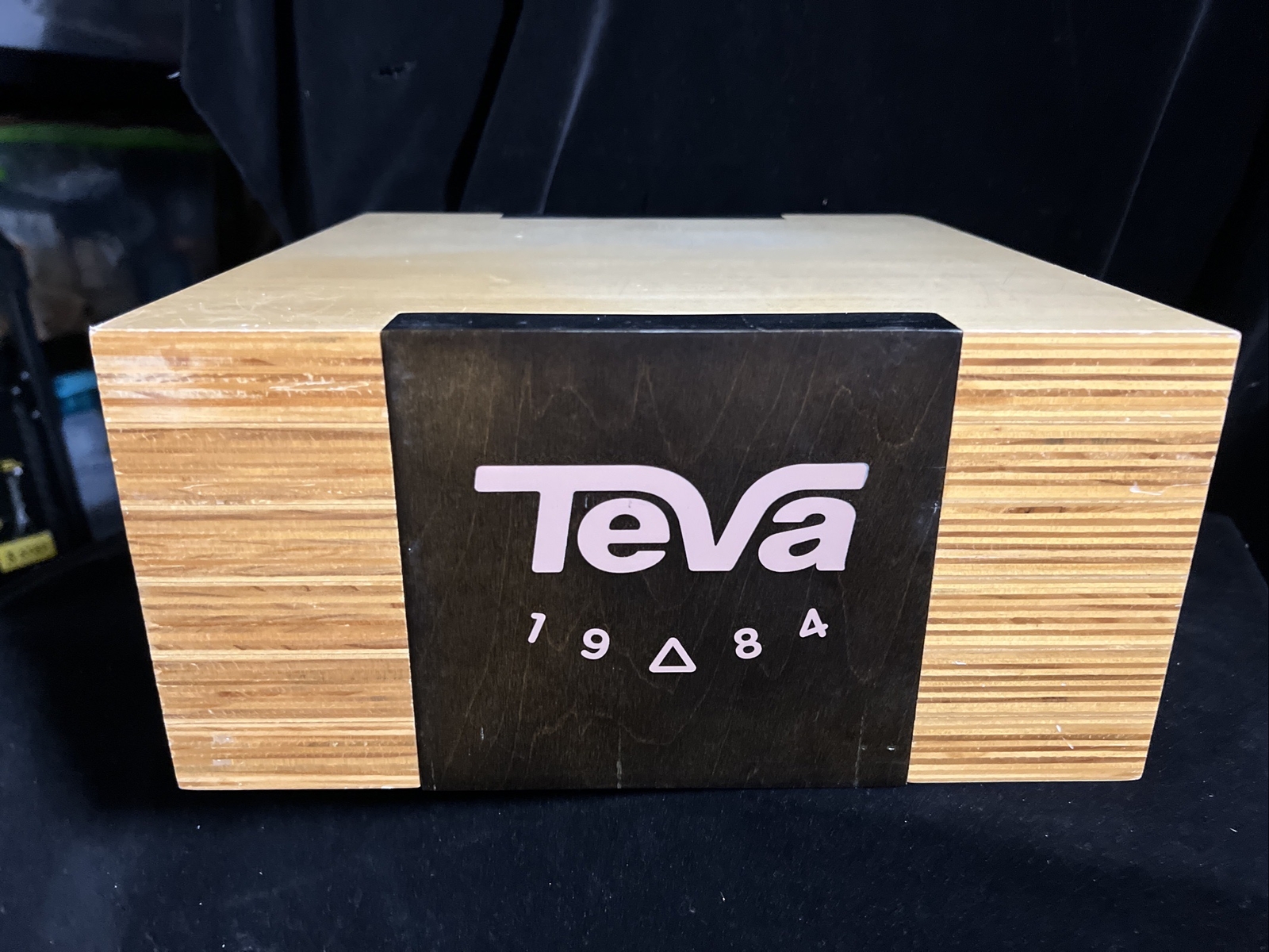 TIVA 1984 – Original Wood Grain Formica Cube Ad Shoe Store Display 12″x12″x5.75″