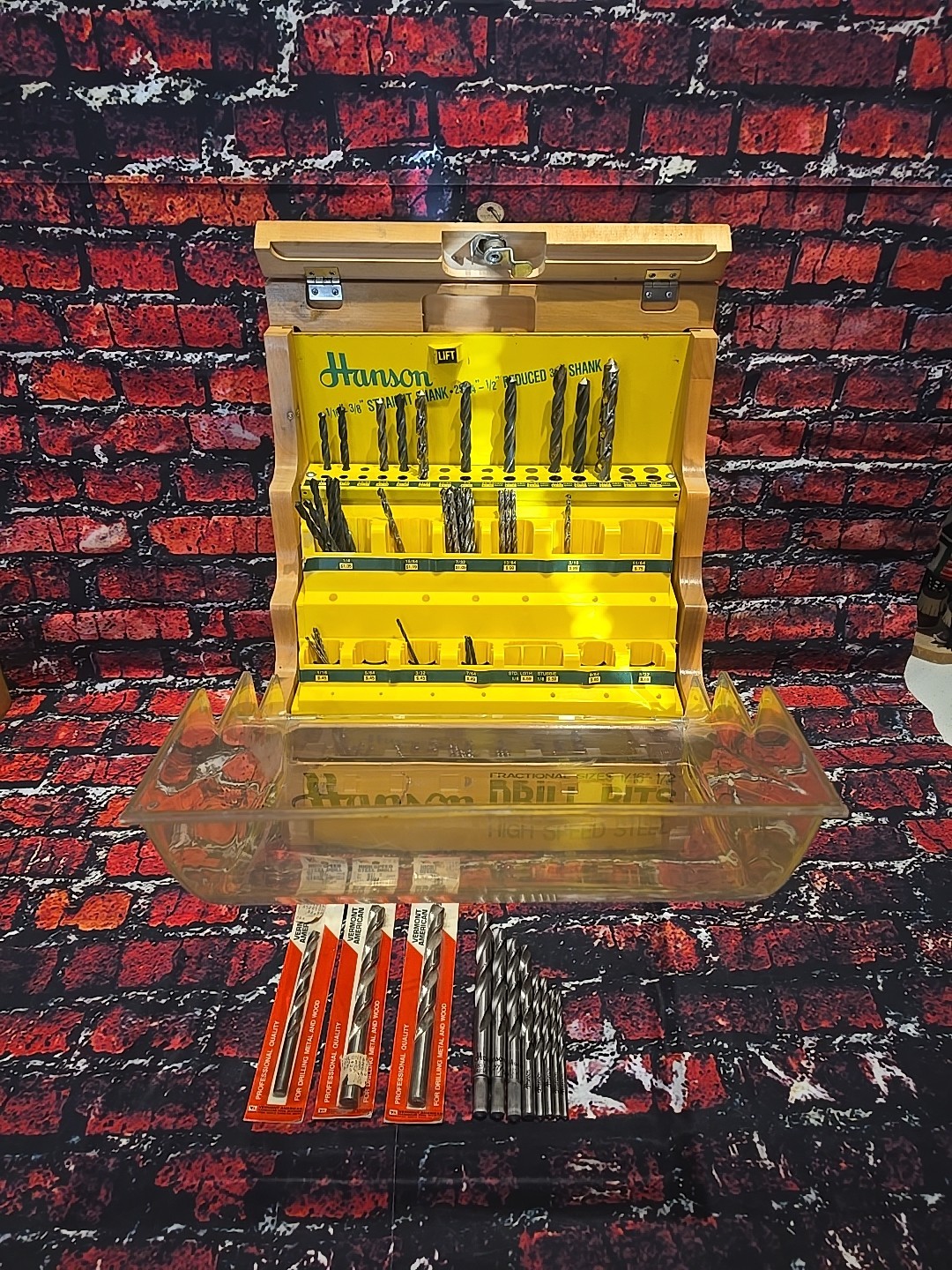VINTAGE Hanson Drill Bit Advertising Counter Display Cabinet – w/ 54 DRILL BITS