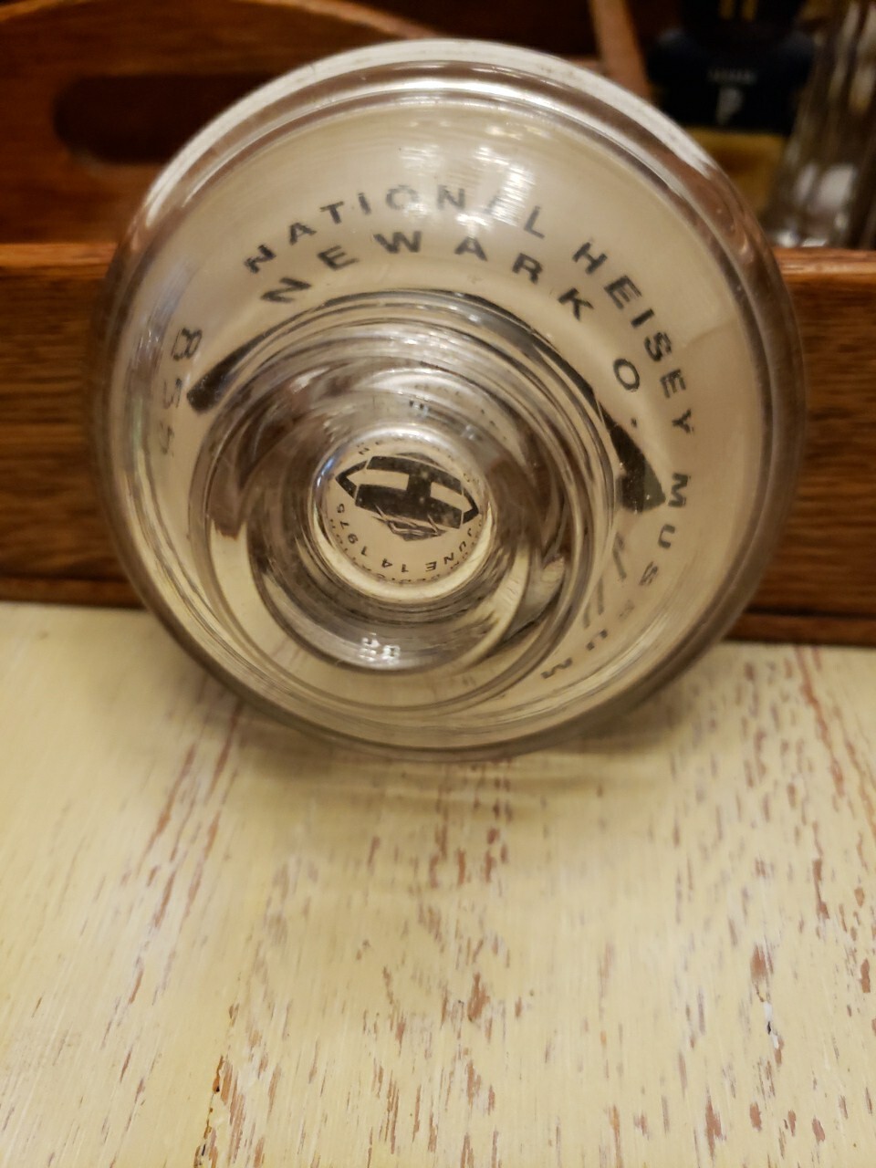 HEISEY GLASS Collector’s PAPERWEIGHT NATIONAL HEISEY MUSEUM DRDICATION 1975 ADV