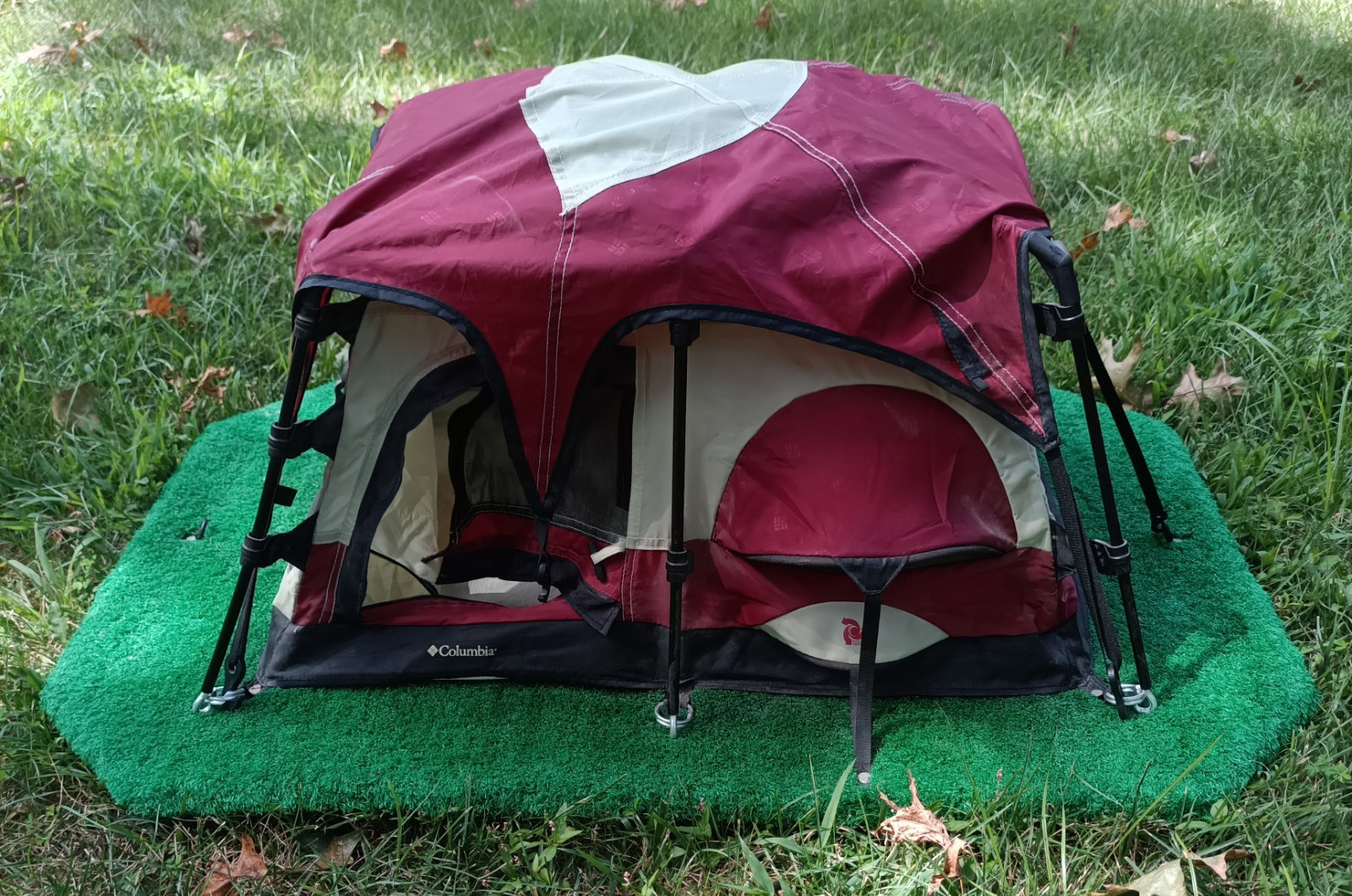 Columbia Mini Tent 37″x25″ Board 27″x18″x14″ Camping Store Display Model