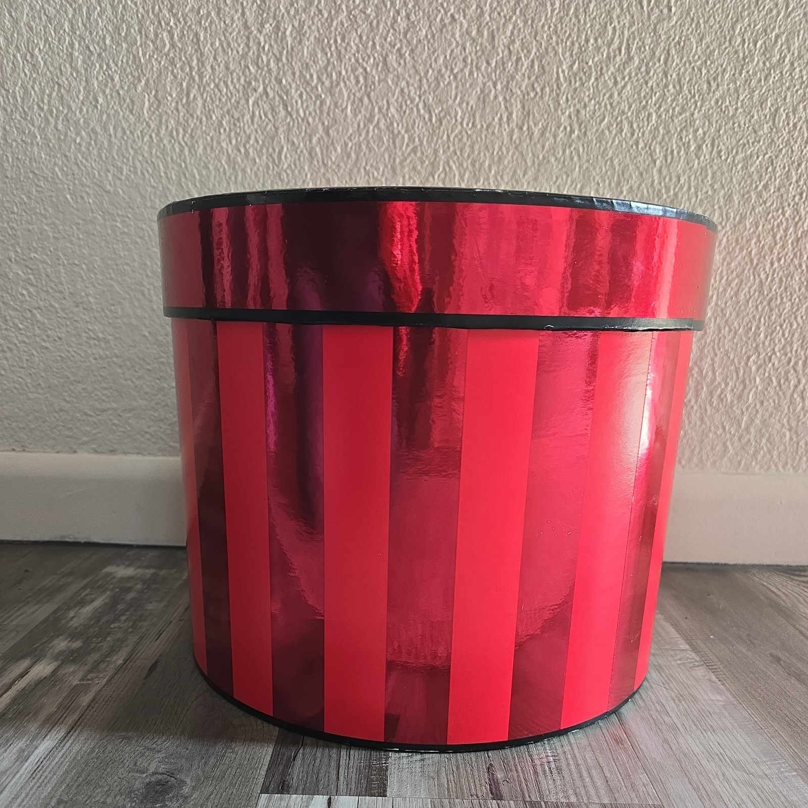 Vintage 2000’s Victoria’s Secret XL Pink Red Stripe Store Hat Box Display 12×10