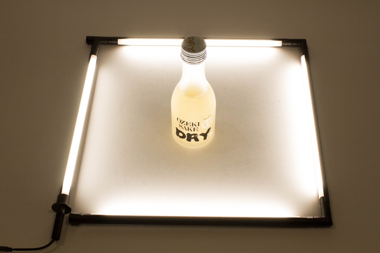 4 sided lighted bottom base LED Light for product display showcase trade show