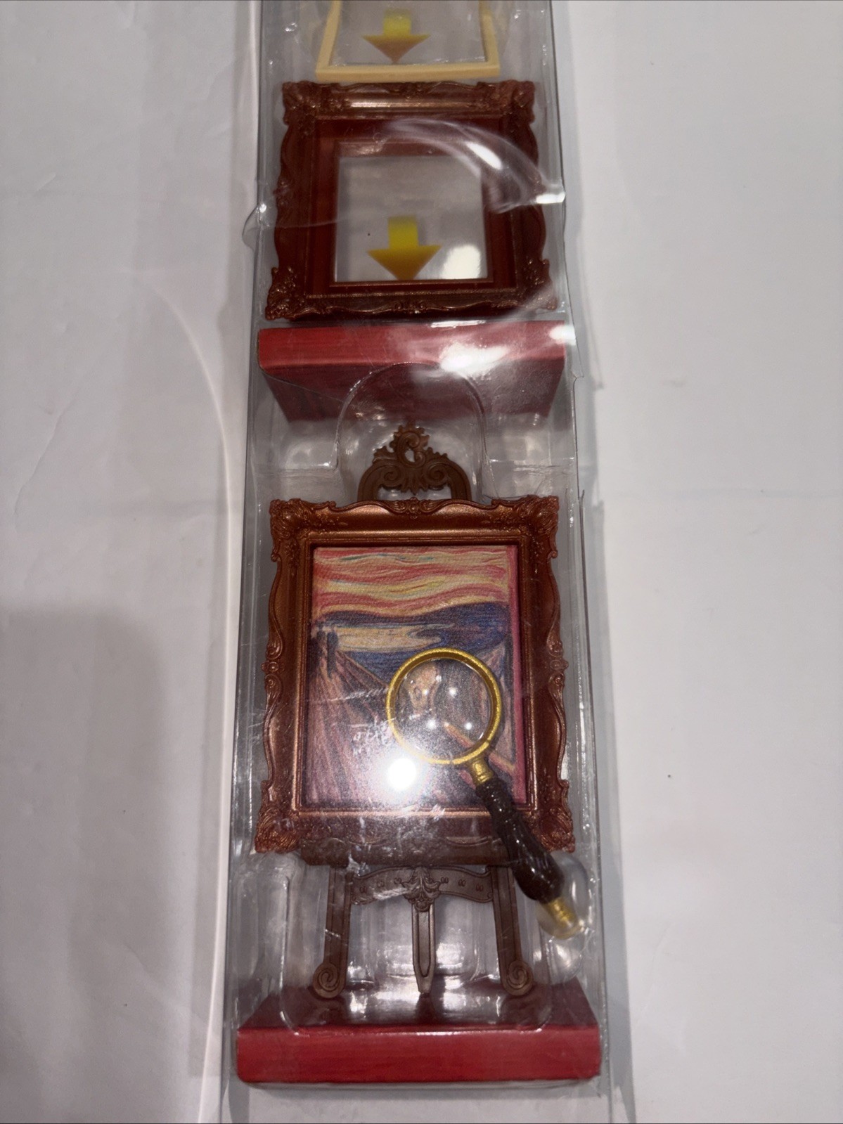 Mini ZURU Store Display w Pictures, Frames And An Easel NIP The Scream