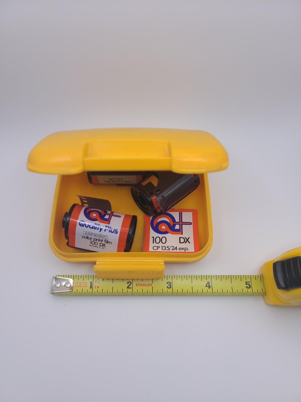 Kodak 35mm Film Yellow Plastic Storage Container Case Camera CP 135-24