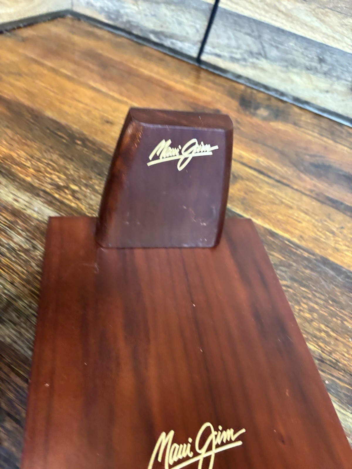 Maui Jim Polished Wood Single Sunglasses Display Chippenhook HARD TO FIND
