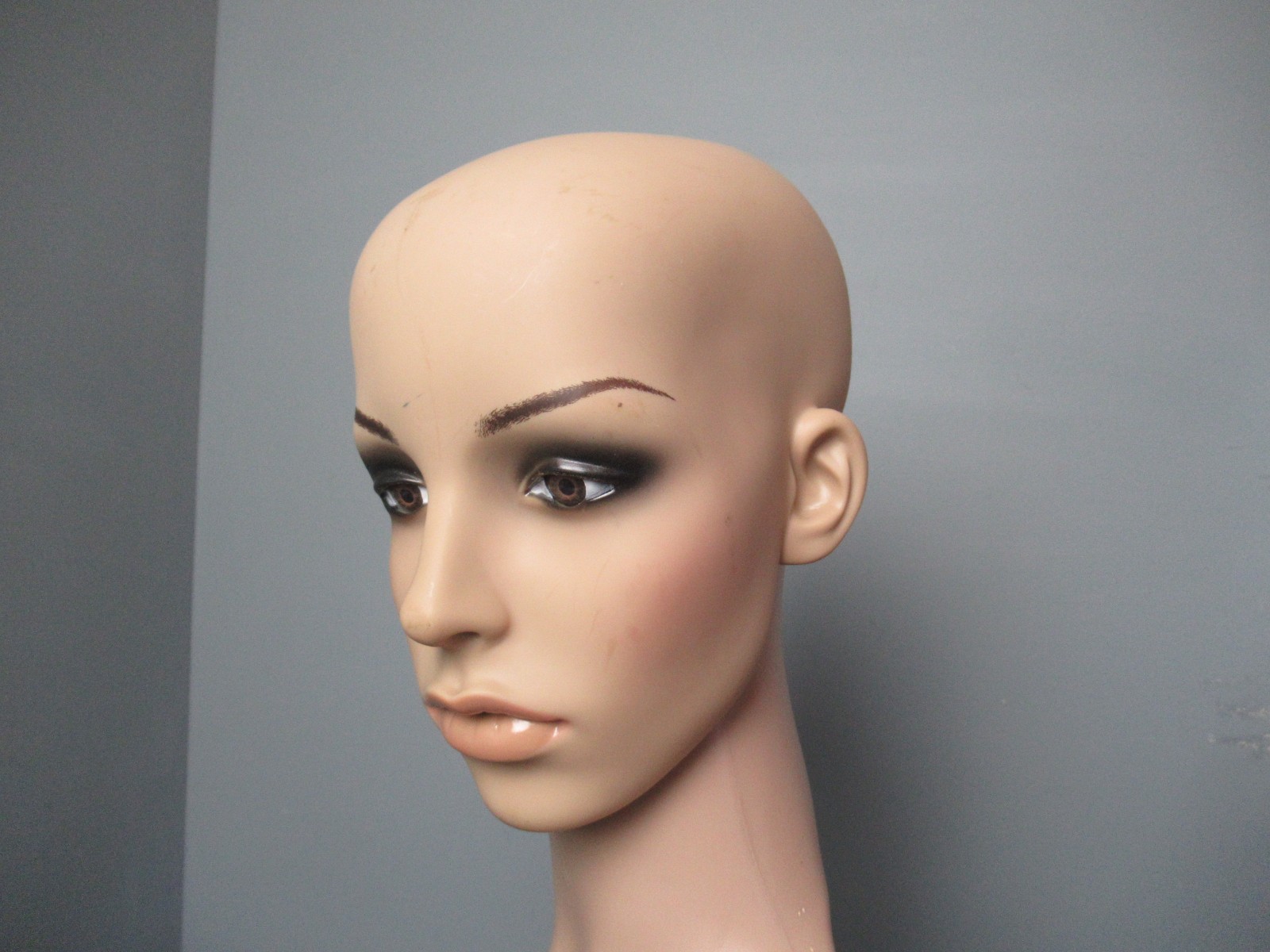 Hard Plastic Woman’s Head & Shoulders to Display Hats & Wigs – 20″ tall – 263