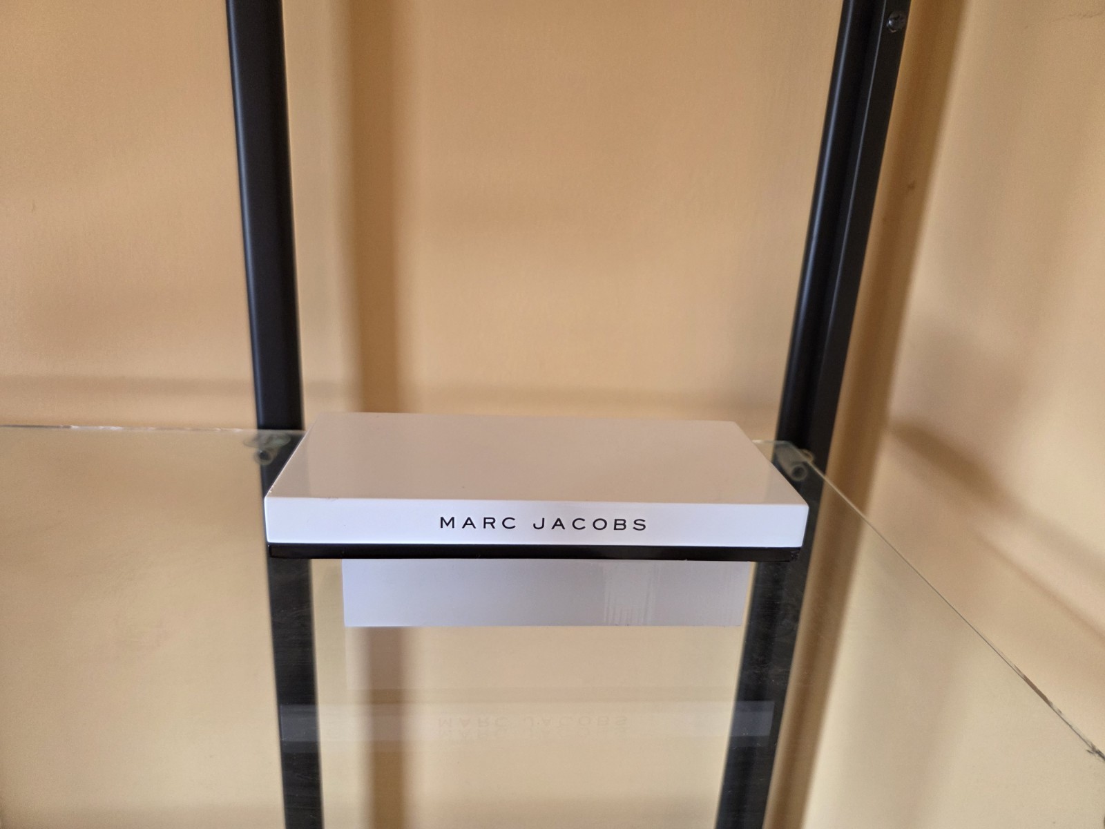 NEW MARC JACOBS SUNGLASSES EYEGLASSES DISPLAY STAND PLAQUE, SIGN DESIGNER