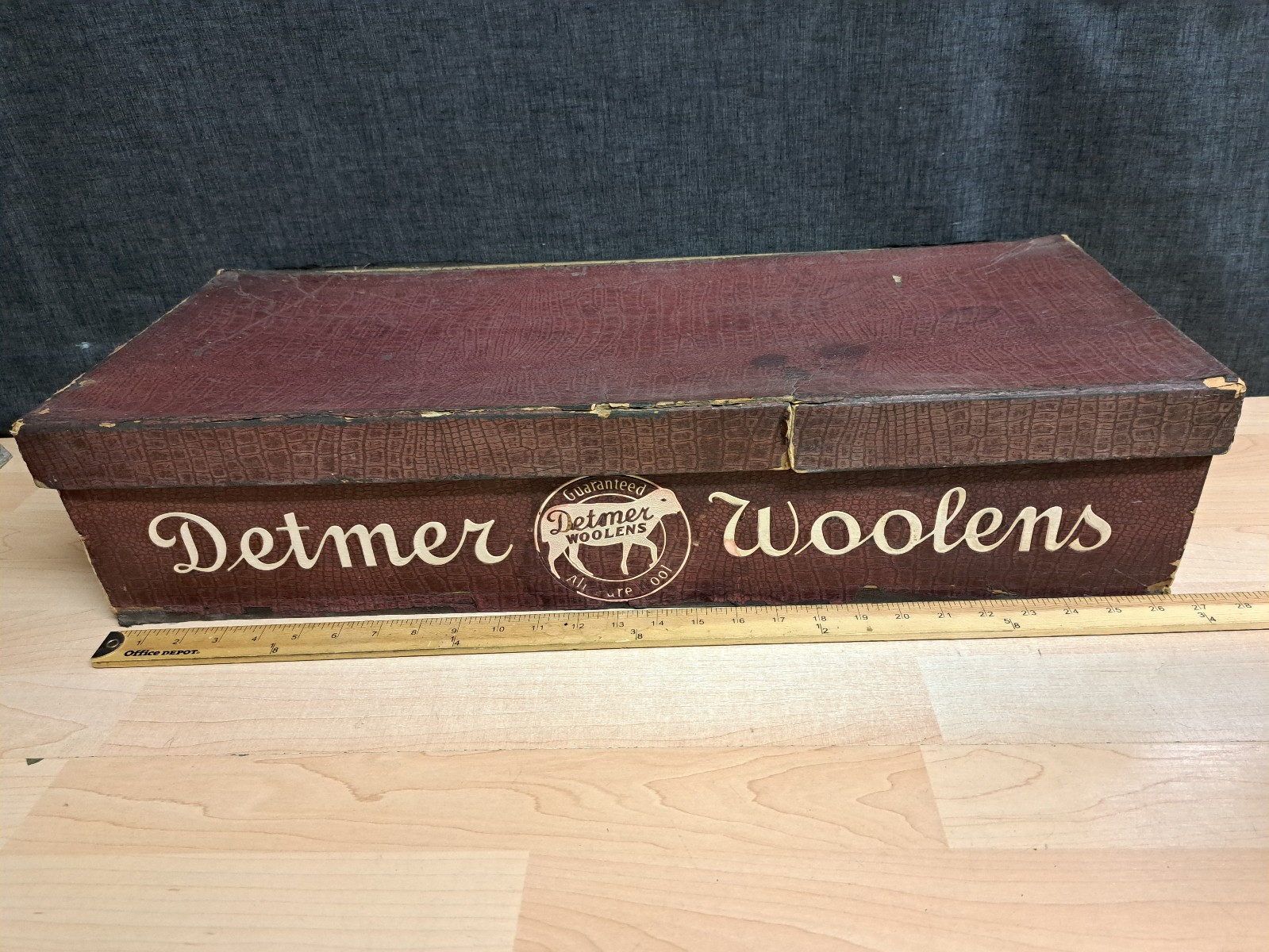 Detmer Woolens Vintage Traveling Sales Display,Sample Fabric Display Box