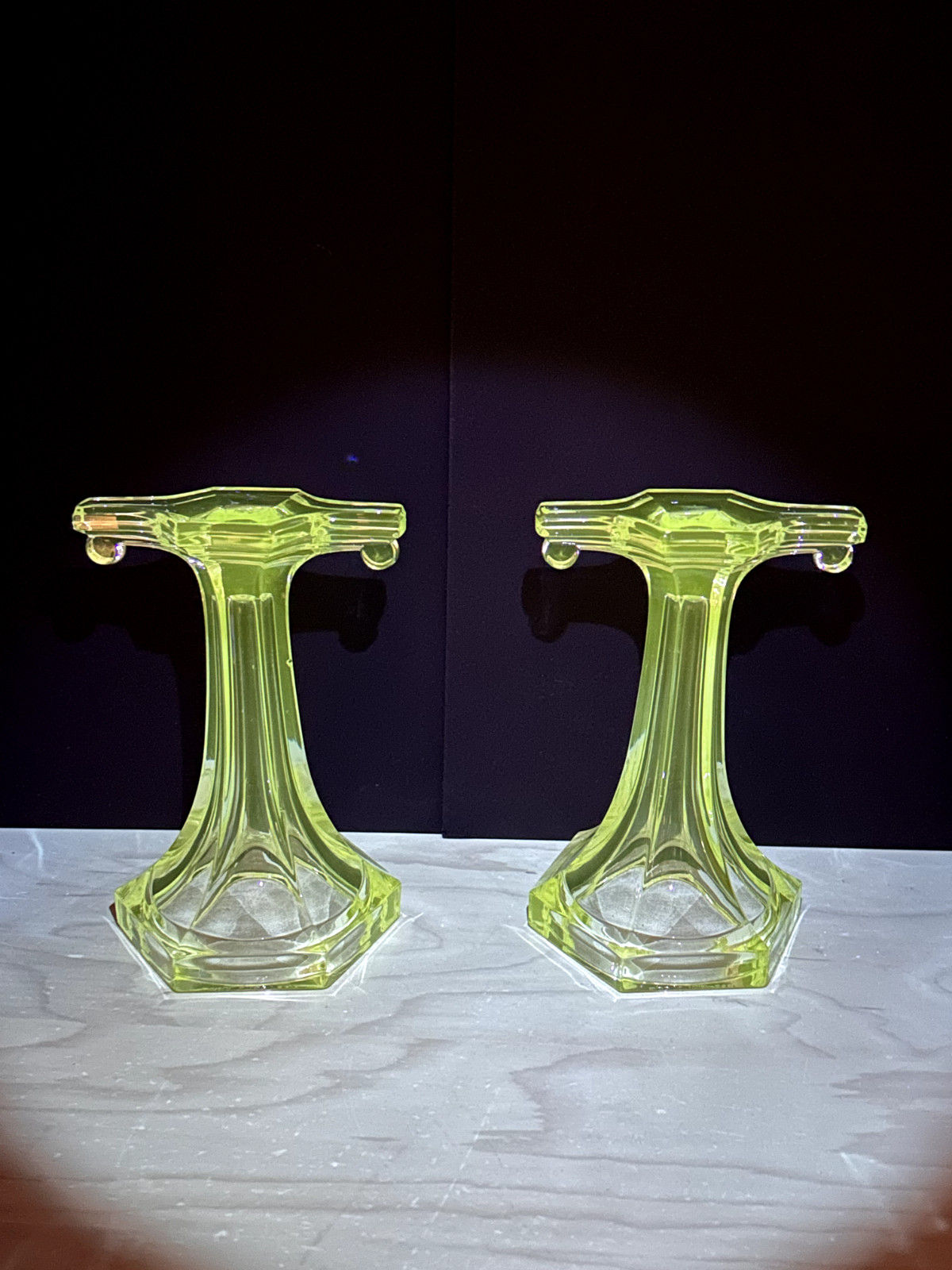 Pair of Manganese Clear Glass Shelf Supports/ Display Stand Glows