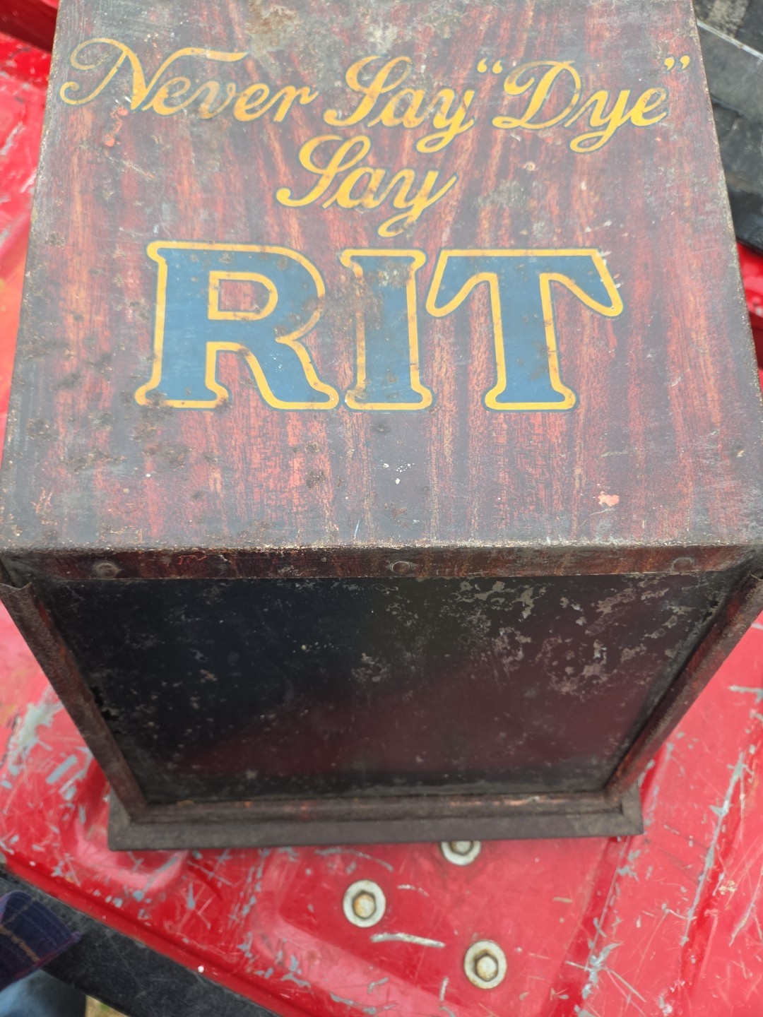 M METZGER CO. NEVER SAY DYE SAY RIT ANTIQUE METAL STORE DISPLAY SIGN SEE PHOTOS