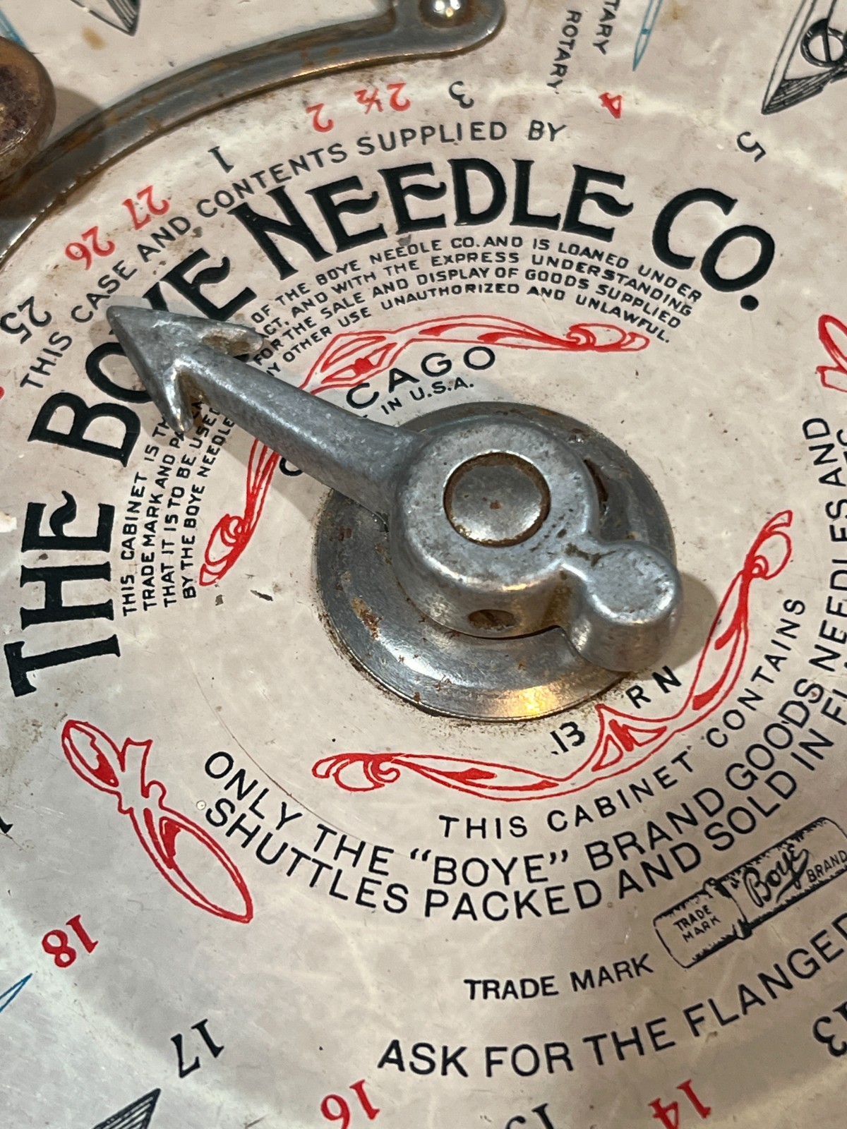 EARLY 1900’S BOYE NEEDLE CO SEWING MACHINE PART DISPLAY CASE CHICAGO ALL METAL