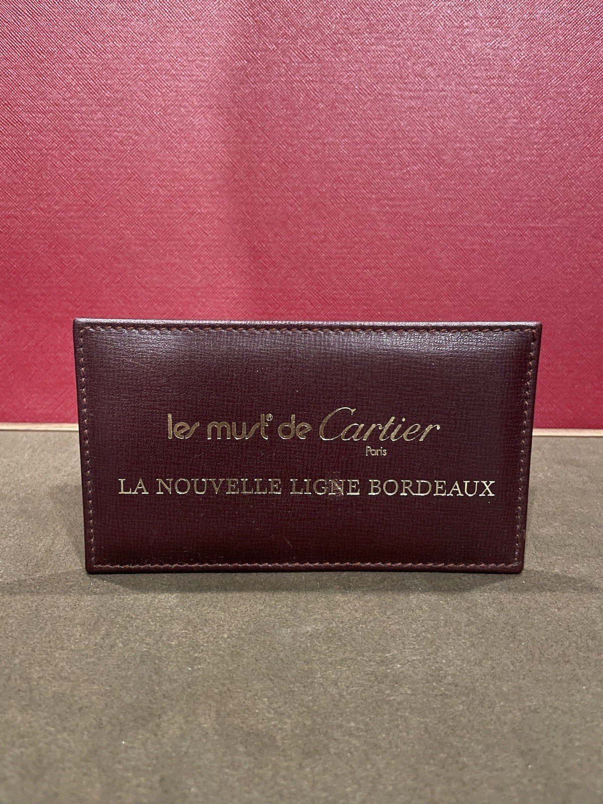 Les Must de Cartier Vintage Leather Display