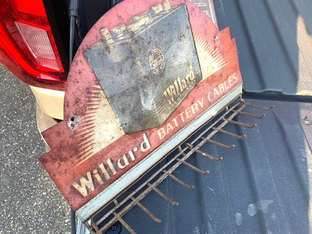 VINTAGE 1940’S WILLARD BATTERY EMBOSSED CABLE RACK 17 X 12