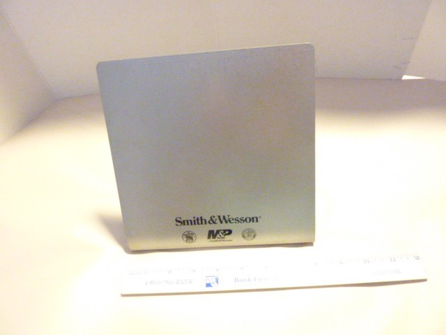 Advertising store display Smith & Wesson metal board stand magnetic easel 8x8x3½