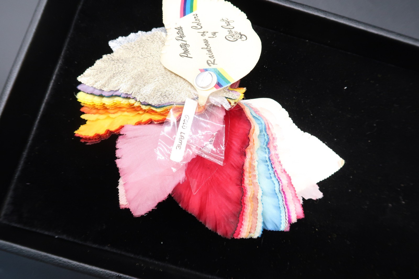 Vtg Pretty Petals Rainbow of Colors by Giro Craft Sales Display Sample Store