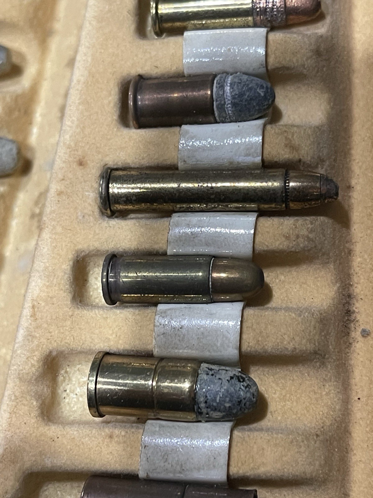 VINTAGE CARTRIDGE BULLET BOARD GUN DISPLAY ADVERTISING.