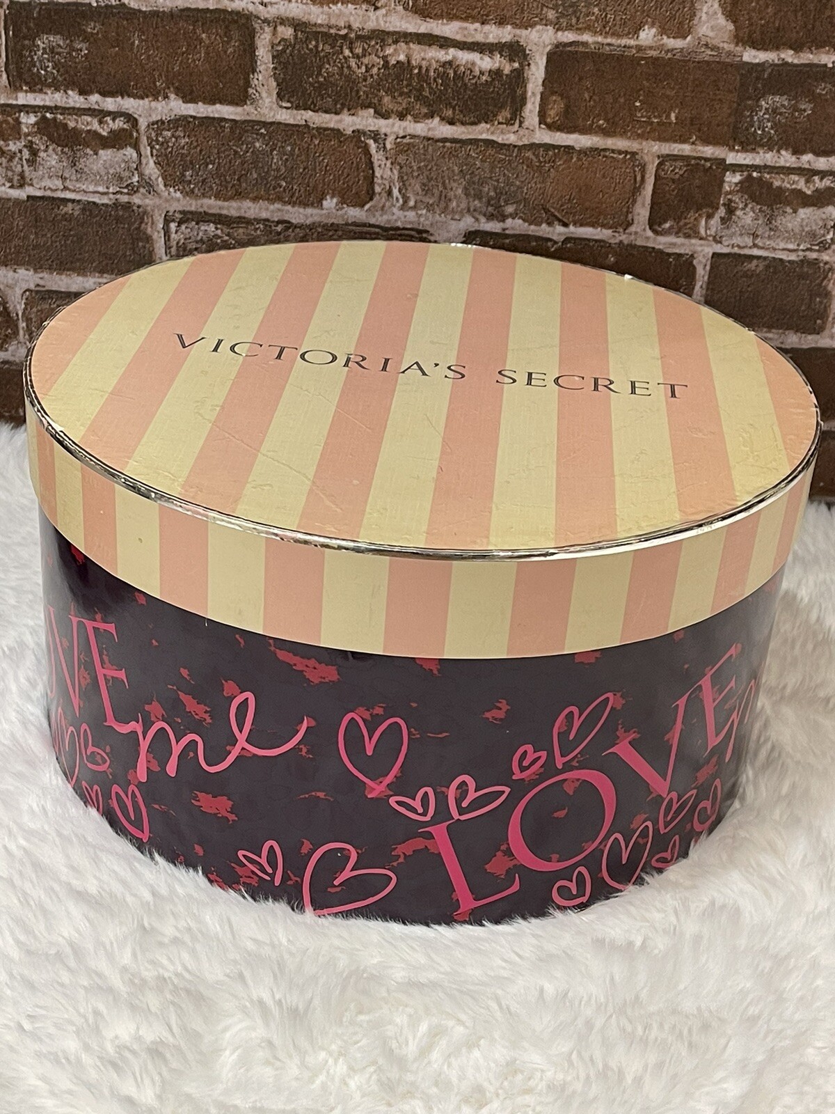 VICTORIA’S SECRET HAT BOXES DISPLAY PROPS PINK STRIPED BLACK STRIPED RARE SET