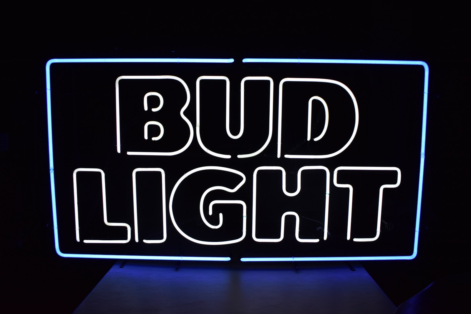 BUD LIGHT NEON SIGN 3 IN 1 WIRE FRAME HUGE 4 FEET WIDE 26″ TALL USA 2016 LED