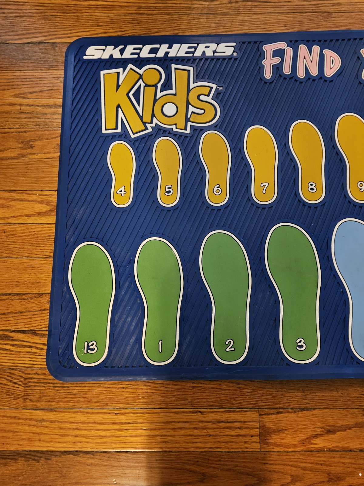 Older Sketchers Kids Shoes Find Your Size Shoe Mat/Chart VHTF Store Display