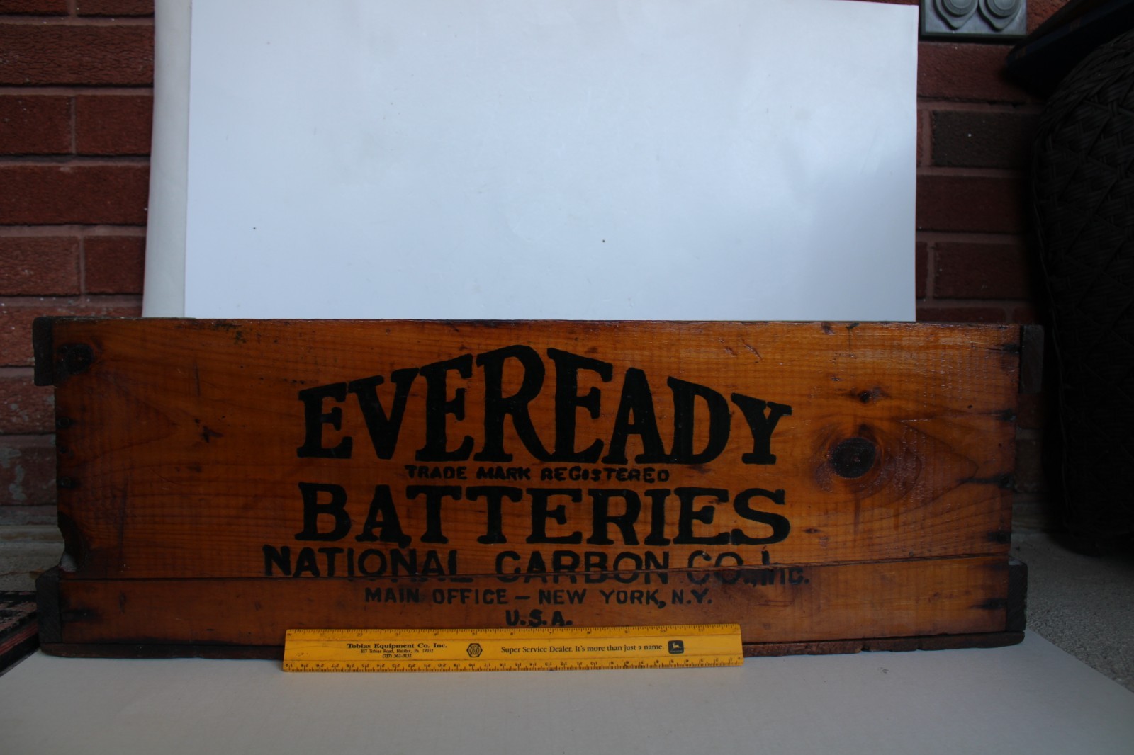 Antique 1920’s EVEREADY Batteries Large Wood Advertising Crate (27″)