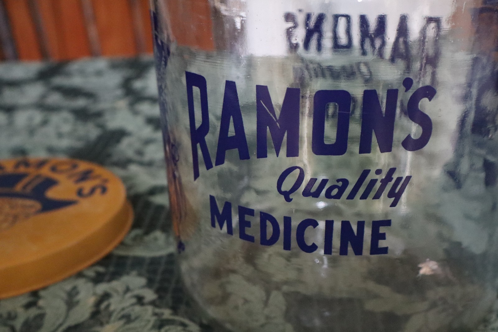 VTG RAMONS QUALITY MEDICINE THE LITTLE DOCTOR COUNTER TOP DISPLAY JAR