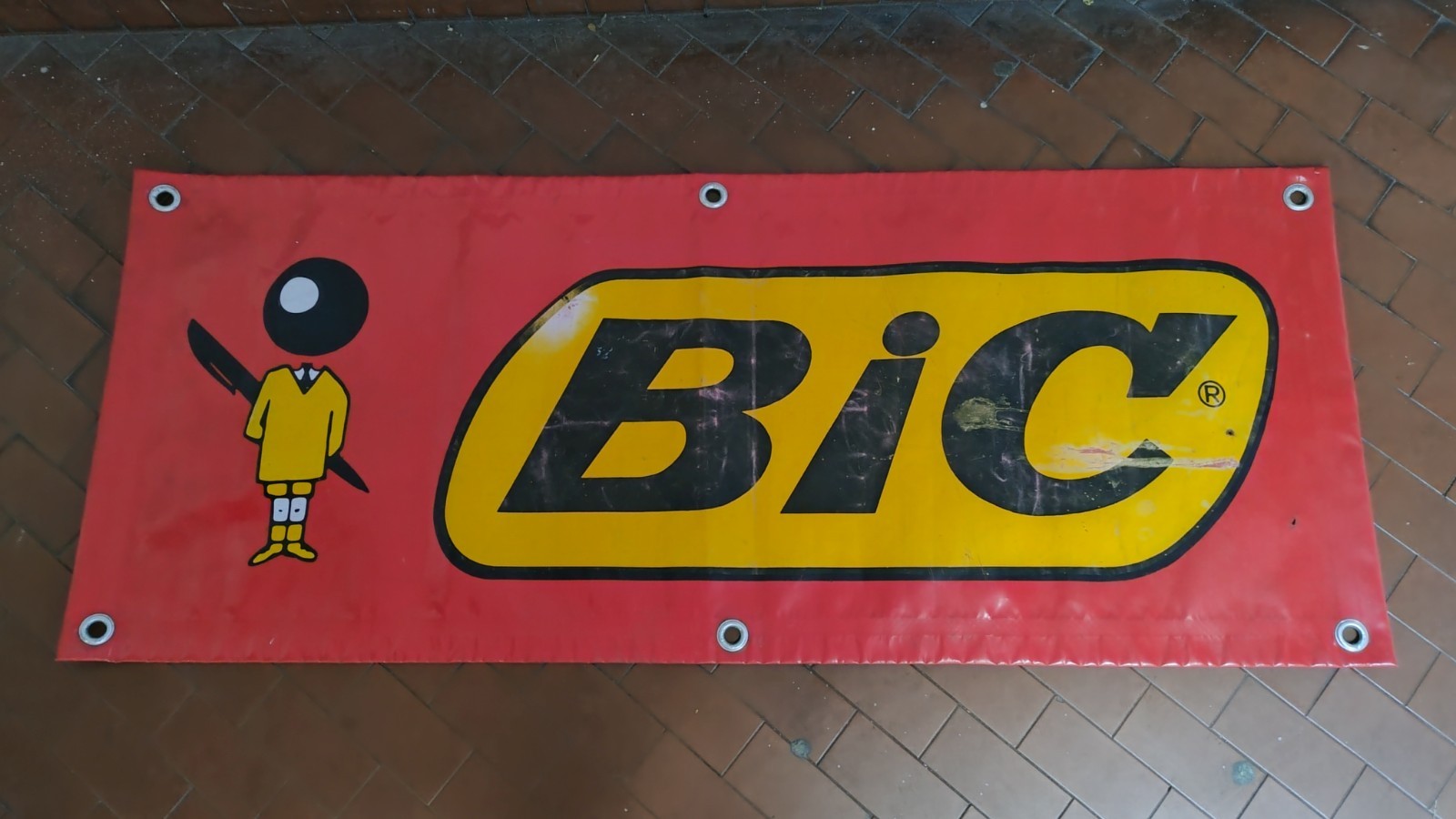 BIC billboard advertising sign modern design no ice cream!
