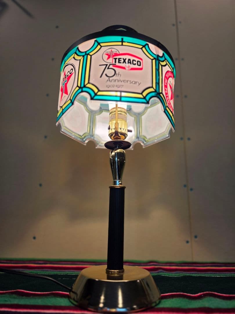 TEXACO 75th Anniversary Vintage Stained Glass Table Lamp 1977