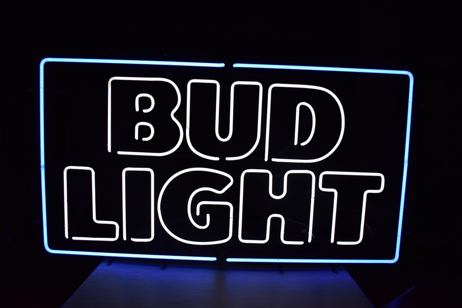 BUD LIGHT NEON SIGN 3 IN 1 WIRE FRAME HUGE 4 FEET WIDE 26″ TALL USA 2016 LED