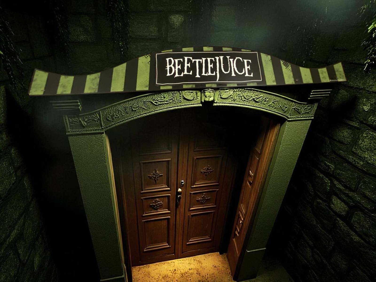 Beetlejuice Cardboard Store Display Set – Rare Promotional – Not Sold In Stores